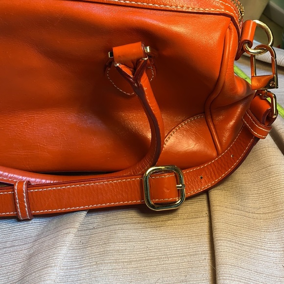 Isaac Mizrahi leather shoulder bag/satchel w/strap - Picture 15 of 16